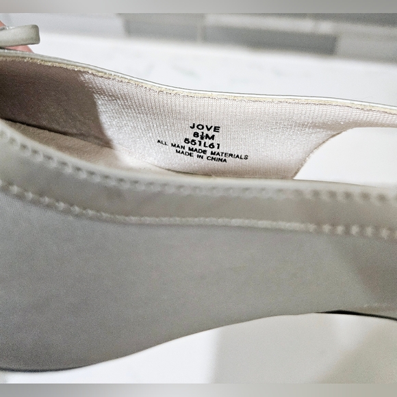 Slingback Pump Heels Jovie Womens Size 8.5 Silver Ballet Toe Bow Front - Picture 5 of 6